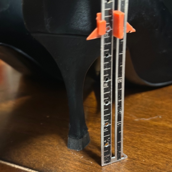 Chanel CLASSIC Pump BLACK HEELS rhinestone CAMELIA on toe US 6 UK36 box included - Picture 11 of 12